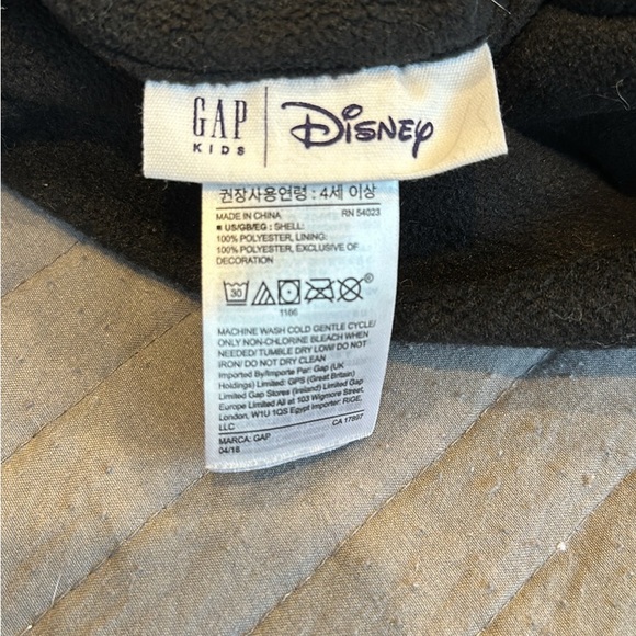 GAP Disney hat + Neck wrap - Picture 3 of 4